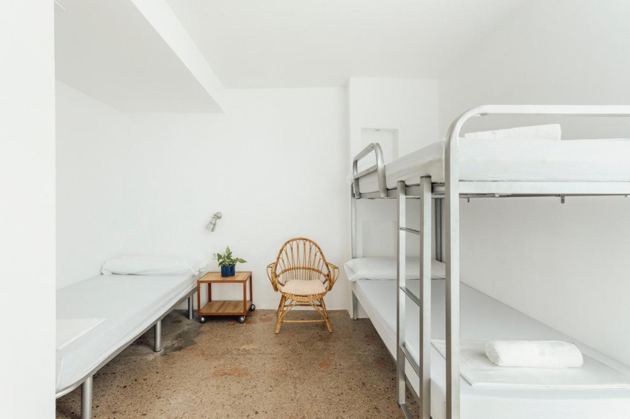 Family Room with Private Bathroom,1357513400:JPEG